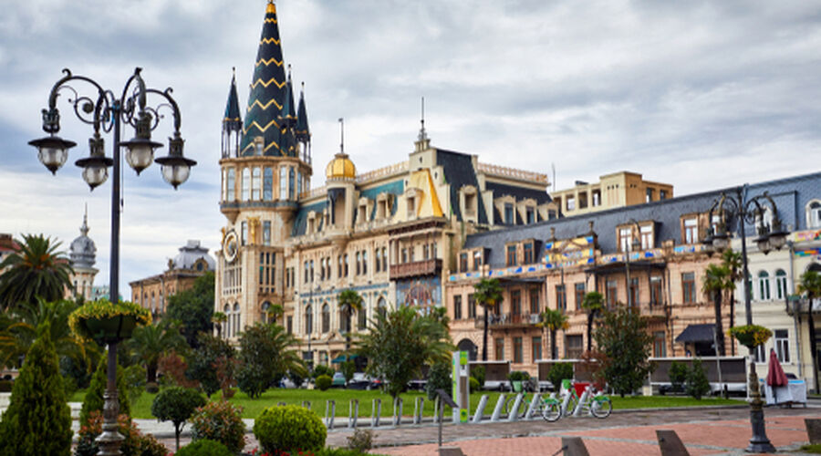 Uçakla Tiflis & Batum & Ayder Yaylası Turu ( Trabzon başlar, Rize biter )